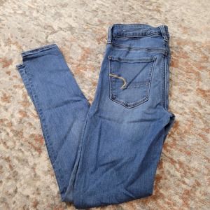 American Eagle High Rise Light Wash Jegging - Size 8 Long
